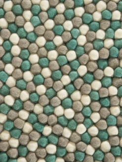 Filzkugel-Teppich, Green 9 Filzkugel-Teppich, Green -Teppiche Verkaufe Smedby FilzkugelTeppich Gruen Green 200rund lup